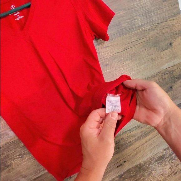 Lands' End Vivid Red Women's Short Sleeve Tee - Picture 5 of 5